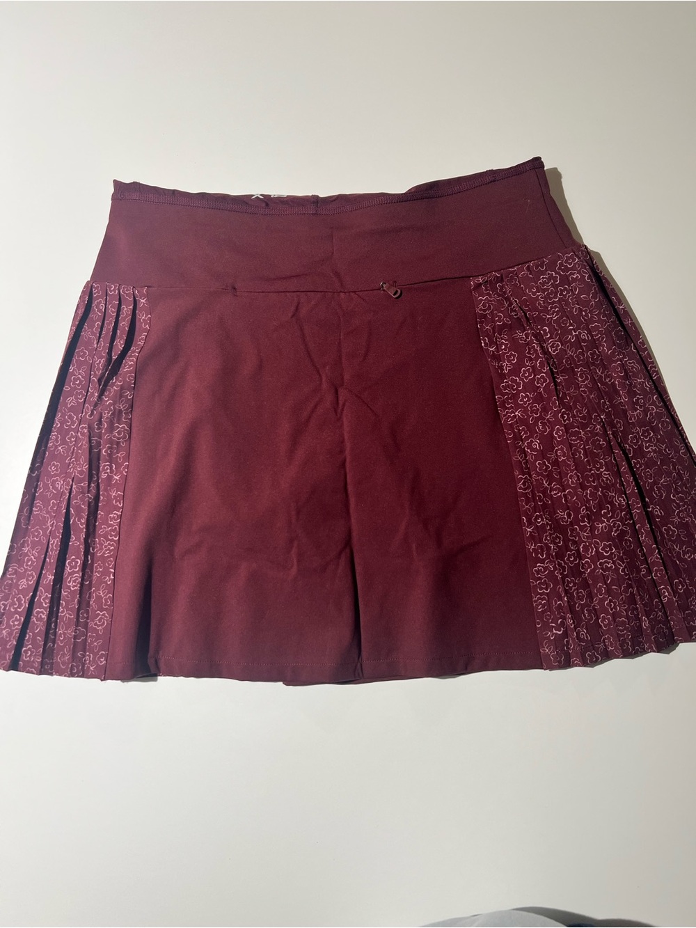 Ralph Lauren RLX Maroon Athletic Mini Skirt with Patterned Side Panels - Picture 2 of 3